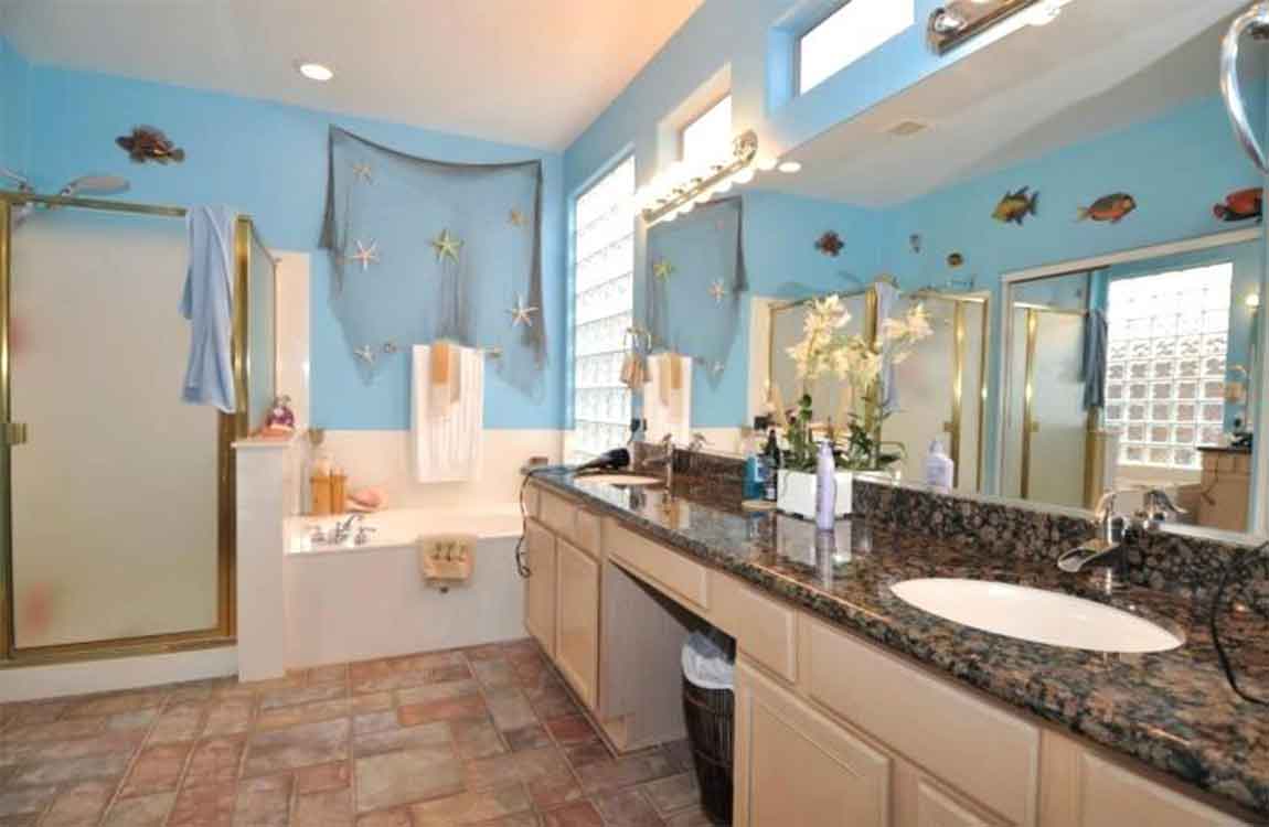 beach theme bathroom